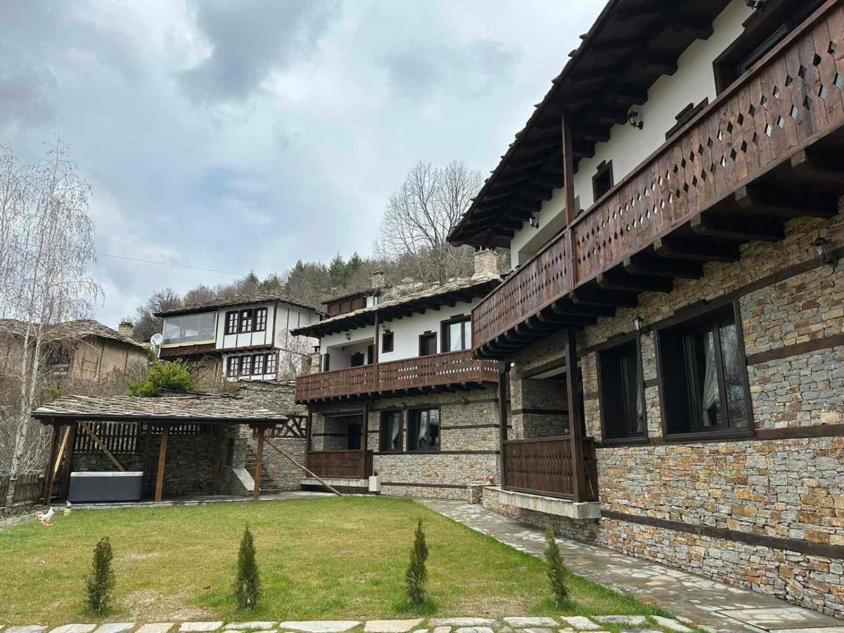 Къщи За Гости Неси Leshten Exterior foto