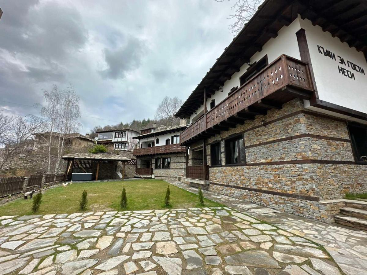 Къщи За Гости Неси Leshten Exterior foto